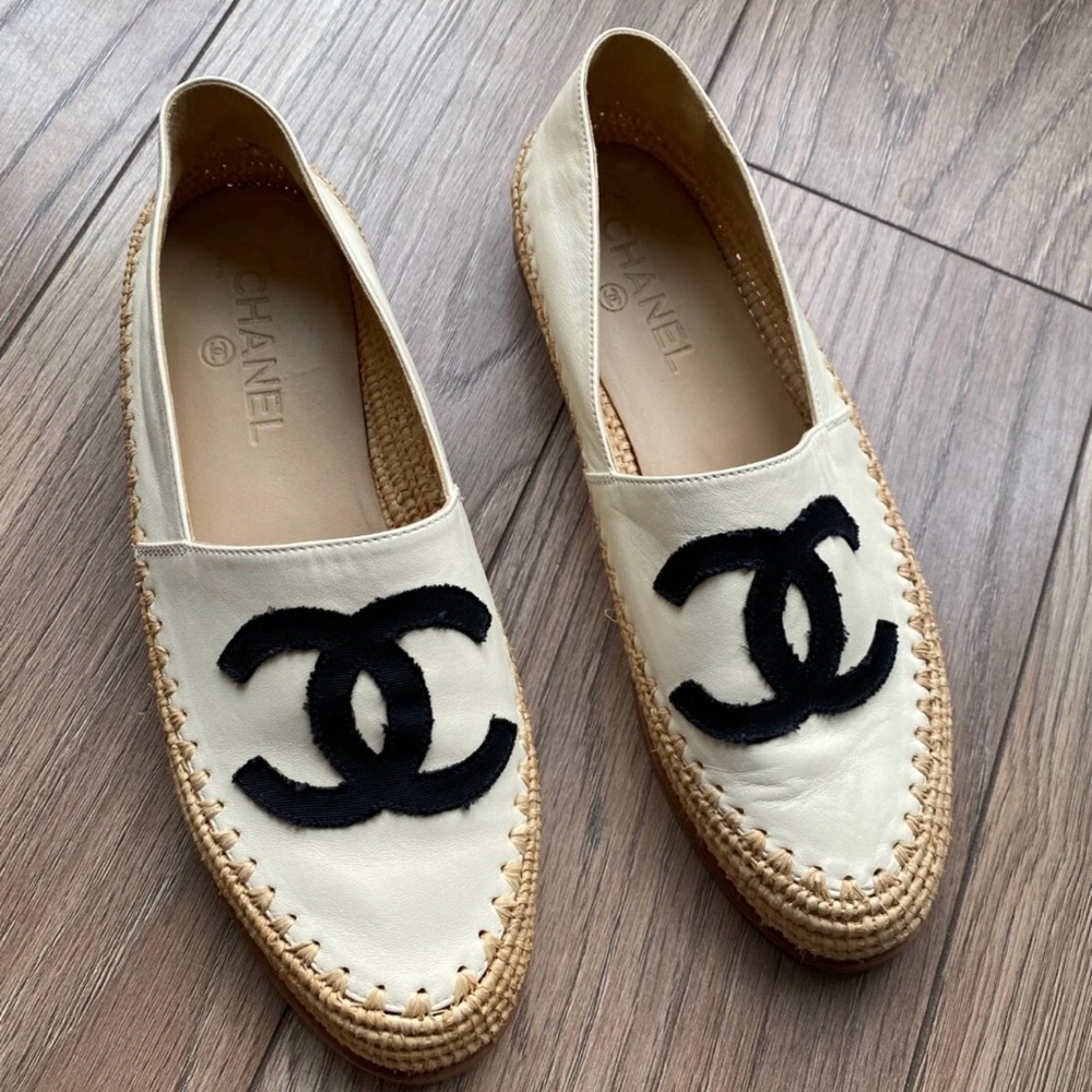 CHANEL Cruise Collection Women's Black and Cream Espadrilles